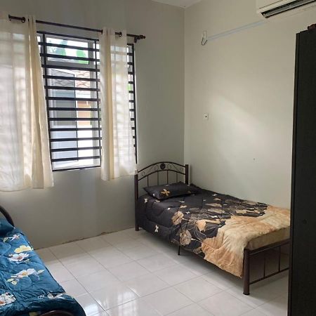 Homestay Maryam Lumut Exteriör bild