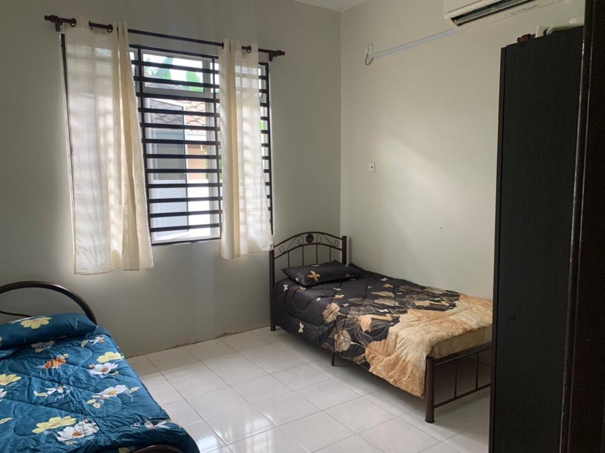 Homestay Maryam Lumut Exteriör bild