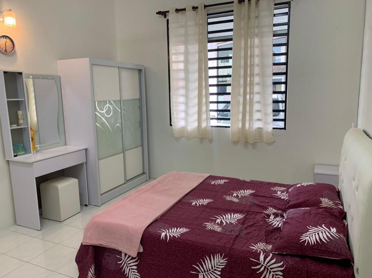 Homestay Maryam Lumut Exteriör bild